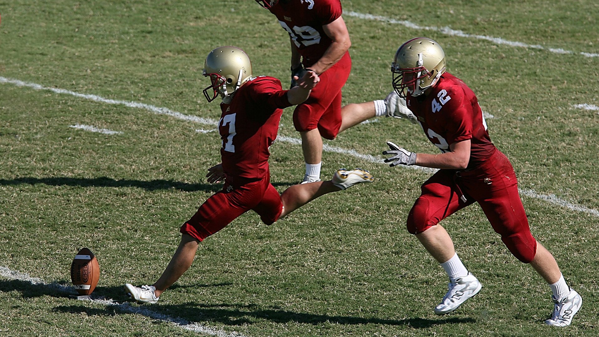 中国足球青少年足球文化活动丰富多彩，青少年足球现状