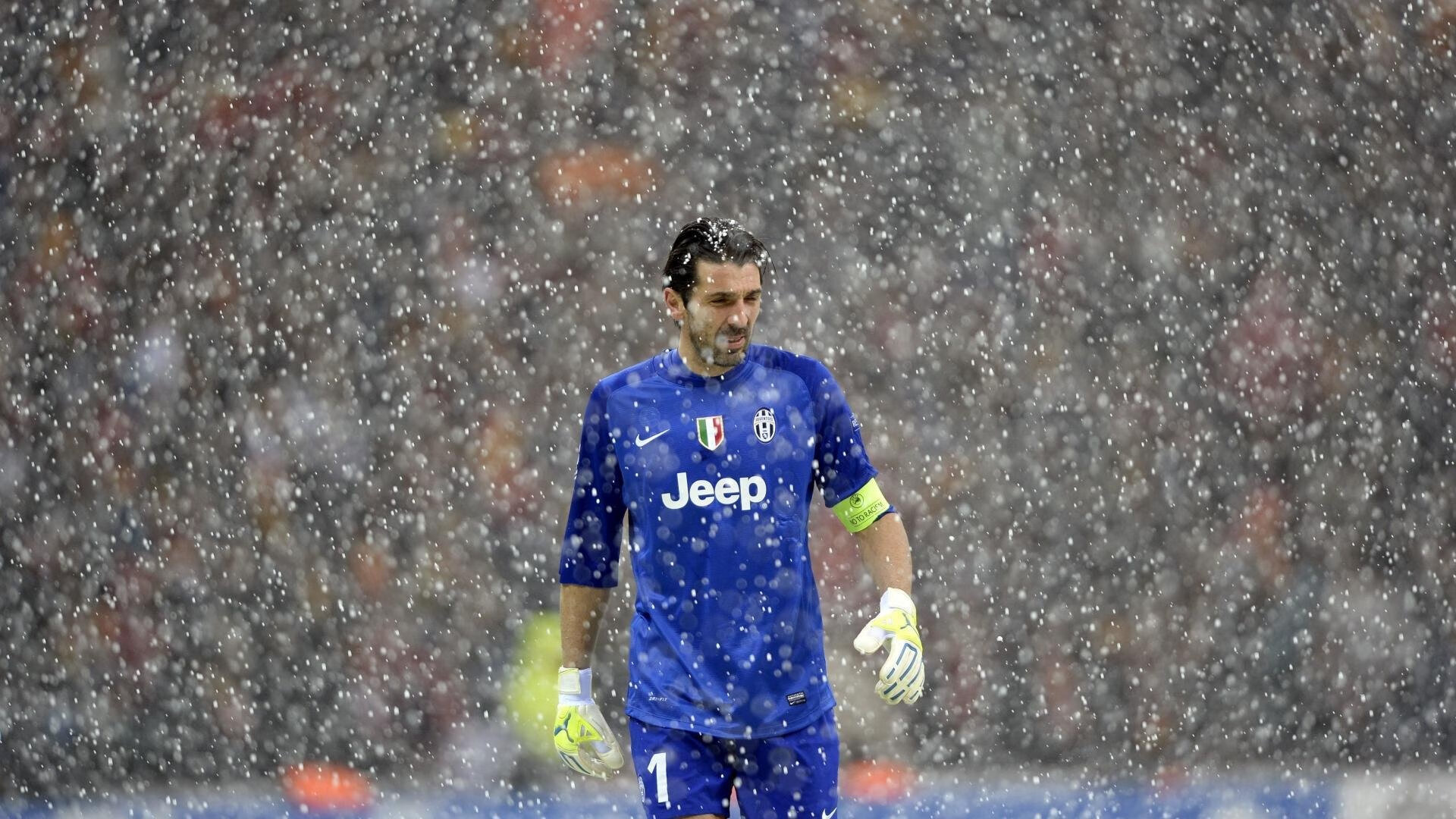 体育服装品牌联名产品走红社交媒体，著名体育品牌服装品牌